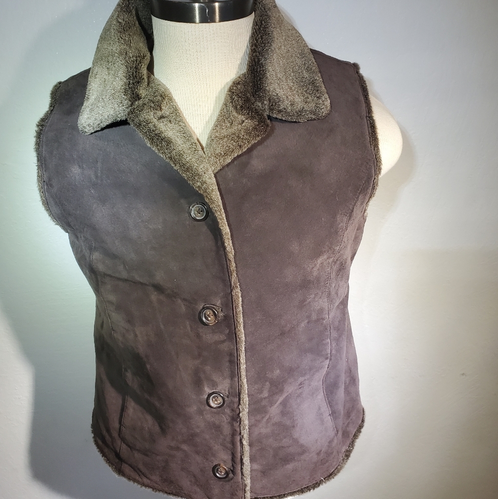 Eddie Bauer Women's Suede Vest with Faux Fur SizeM